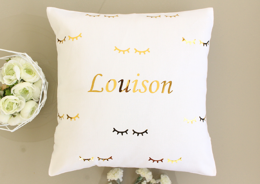 Coussin-cils-or-Louison