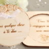 Coffret surprise en bois Couronne de roses pour demande en mariage personnalisée